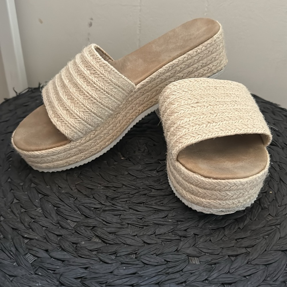 Woven platform slide sandals
